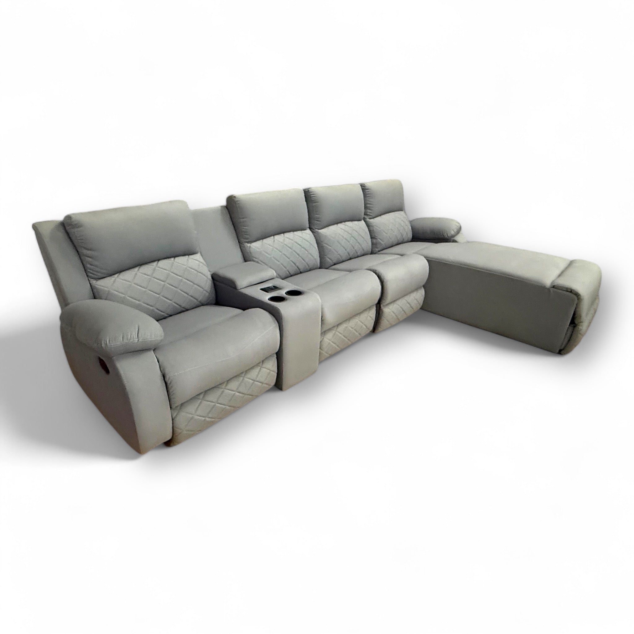 ركنة نابوليا ريكلاينر - ركنة ريكلاينر قماش ترندي -اثنين ميكانيزم تركي ثلاث حركات(شيزلونج-هزاز-دوران) ضمان سنة ضد عيوب الصناعة مع كونسول وسطي مزود باتنين كوب هولدر و اتنين مدخل usp المقاسات: W 200*300CM * H 100 CM