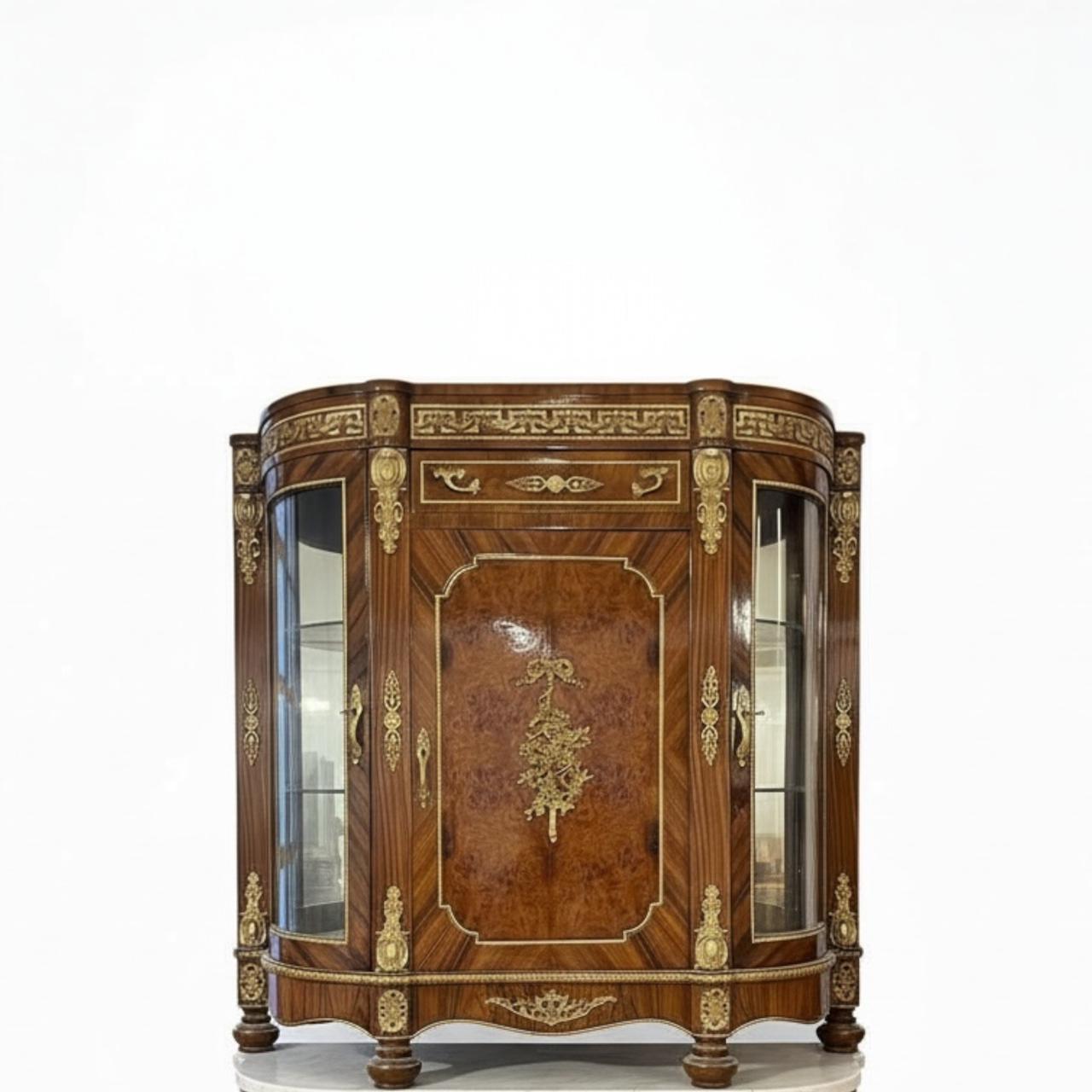 بايوه كلاسيك فاخر بتطعيمات نحاس وزجاج جانبي