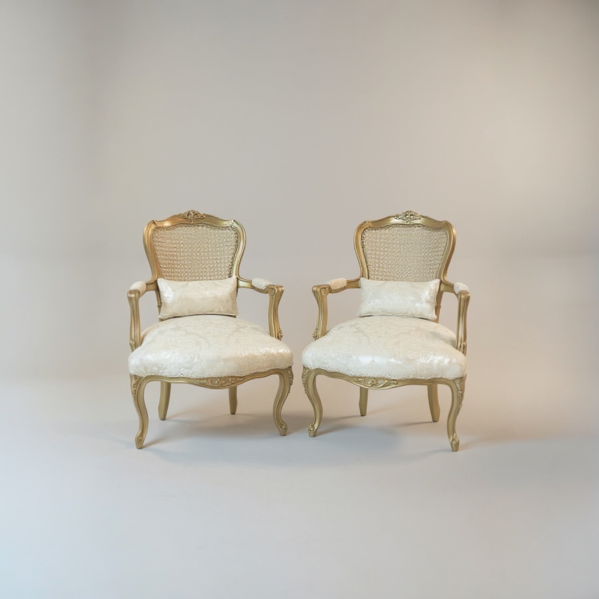 اتنين فوتيه موديل فرنساوي دهبي مترب