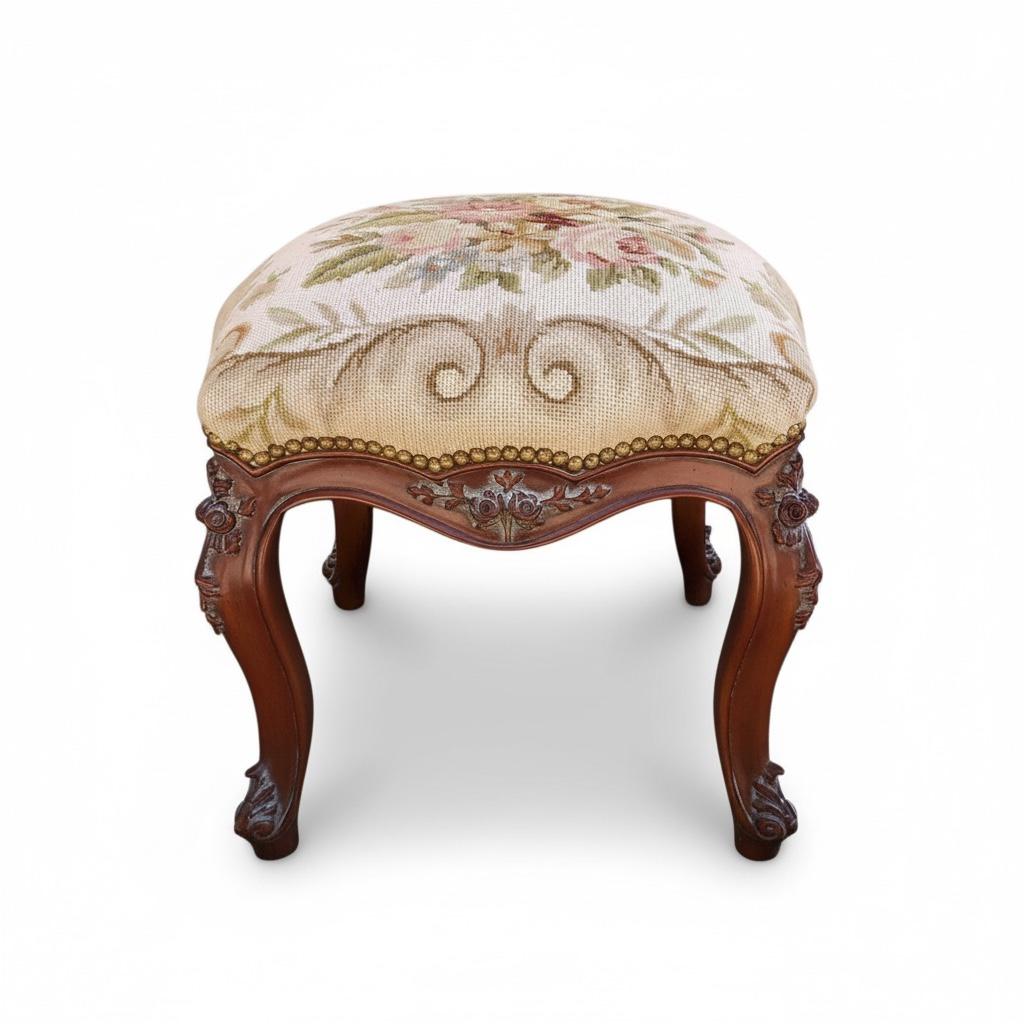 بوفه كلاسيك بأرجل خشب بني وقماش أبيسون