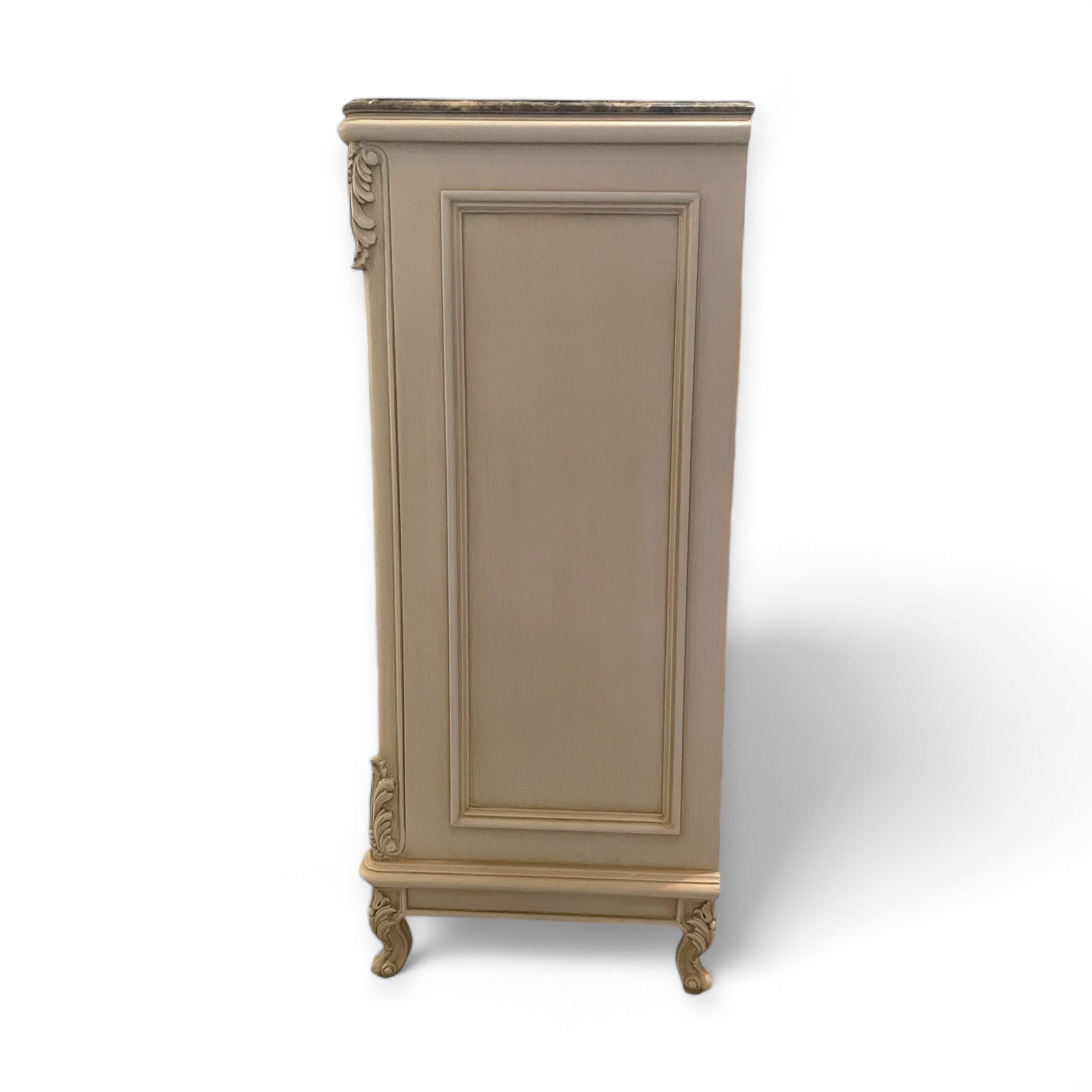 جزامة بوفيه كلاسيك اوف وايت - جزامة كلاسيك مصنعة من الاخشاب الطبيعية و الاويمة اليدوي والدهان ابيض اوف وايت مع الرخام الامباردور المقاسات: W 100 CM * H 110 CM * B 45 CM