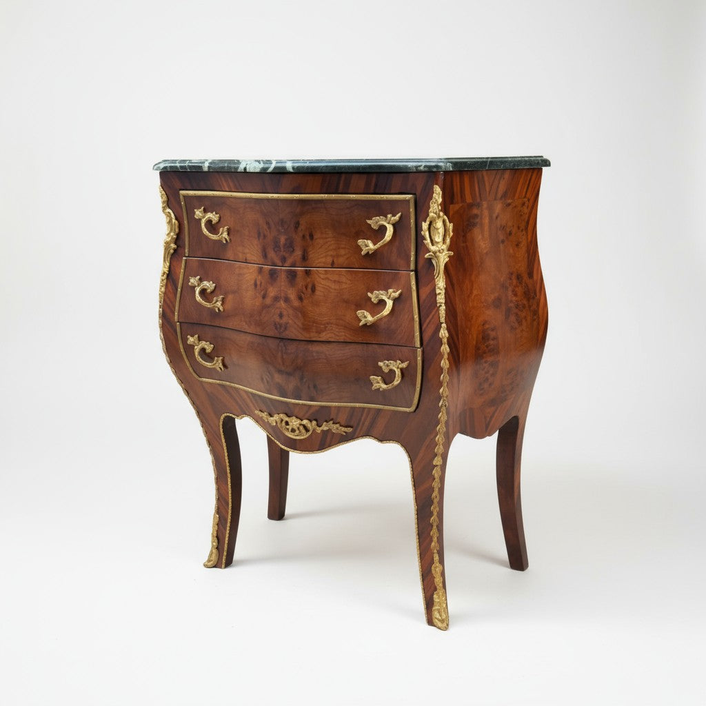 بايوه كلاسيك بسطح رخام فاخر ولمسات نحاسية