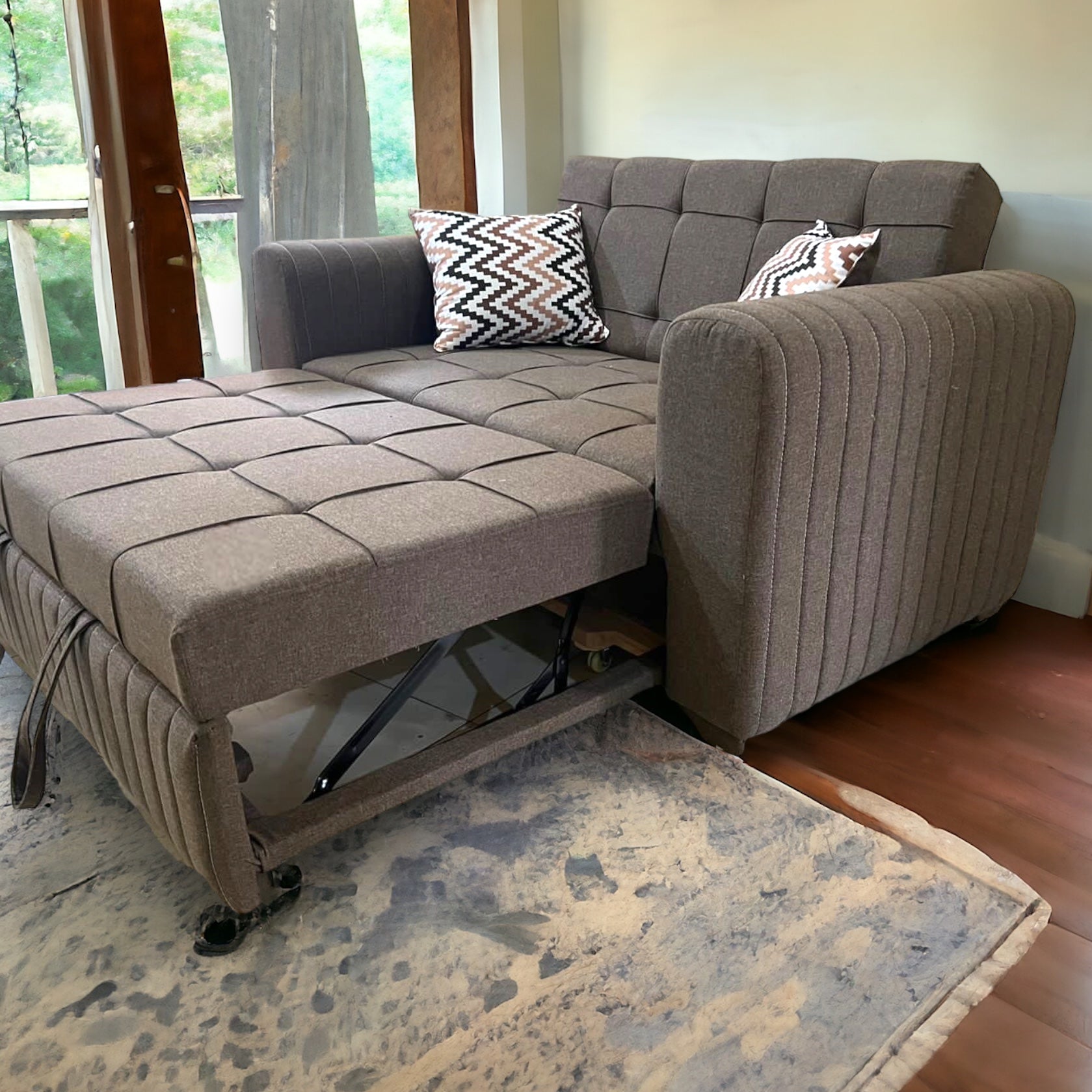 كنبة سرير قماش كتان - كنبة سرير وسحارة من خشب الزان الروماني والقماش كتان وميكانيزم عالي الجودة لاضافة مزيد من الراحة والاسفنج المستخدم فوم هاوس كثافة 38 متاح عمل اي لون للقماش المقاسات : W 150 CM * B 85 CM