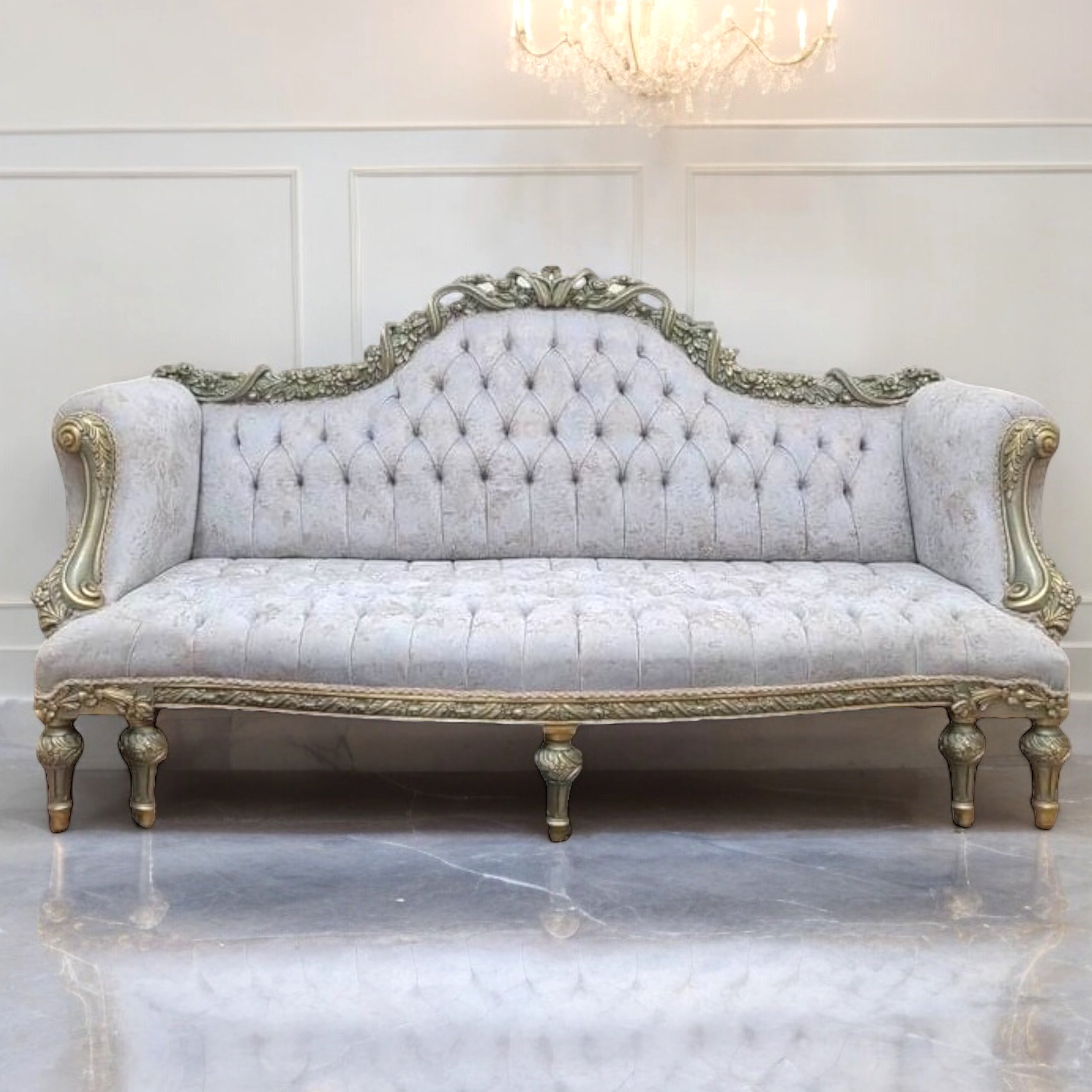 كنبة انتيك دهبي مطعم برمادي - كنبة انتيك مصنعة من خشب الزان الاحمر دهان دهبي متأكسد رمادي تنجيد كابتونيه في القاعدة والظهر و متاح تغيير الالوان المقاسات: W 195 CM * H 100 CM * B 79 CM