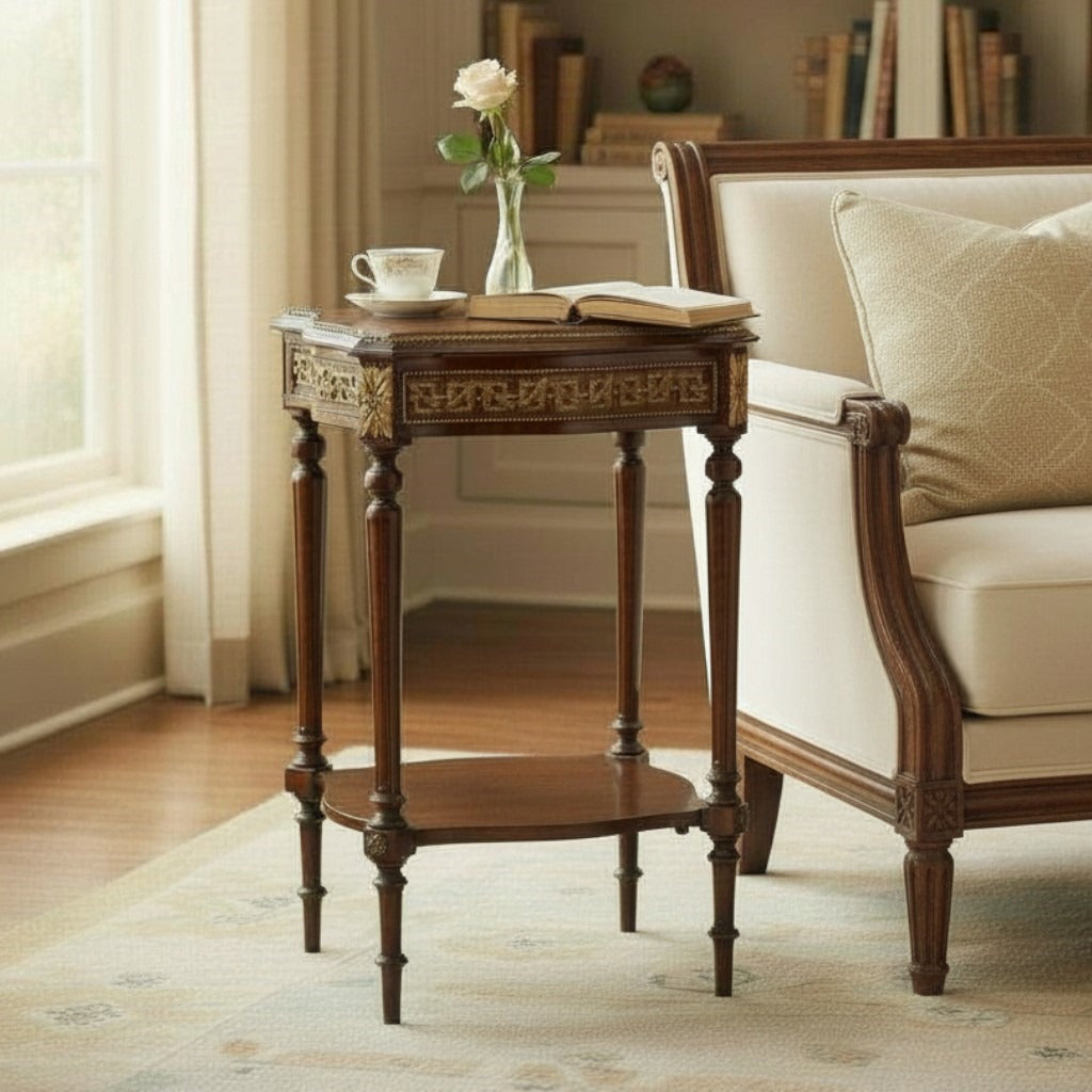 ترابيزة جانبية كلاسيك بسطح رخامي ورف سفلي