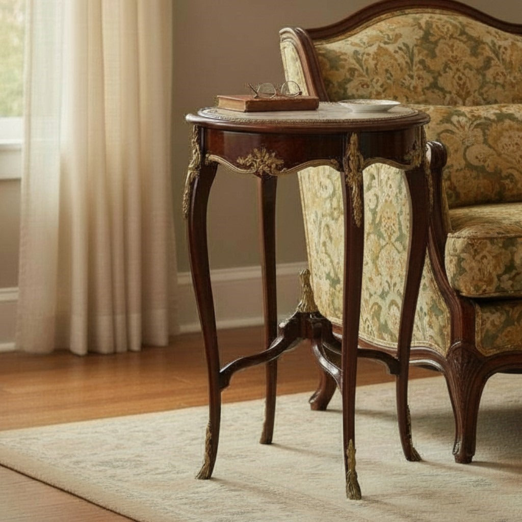 ترابيزة جانبية كلاسيك بسطح رخام طبيعي وتطعيمات نحاس