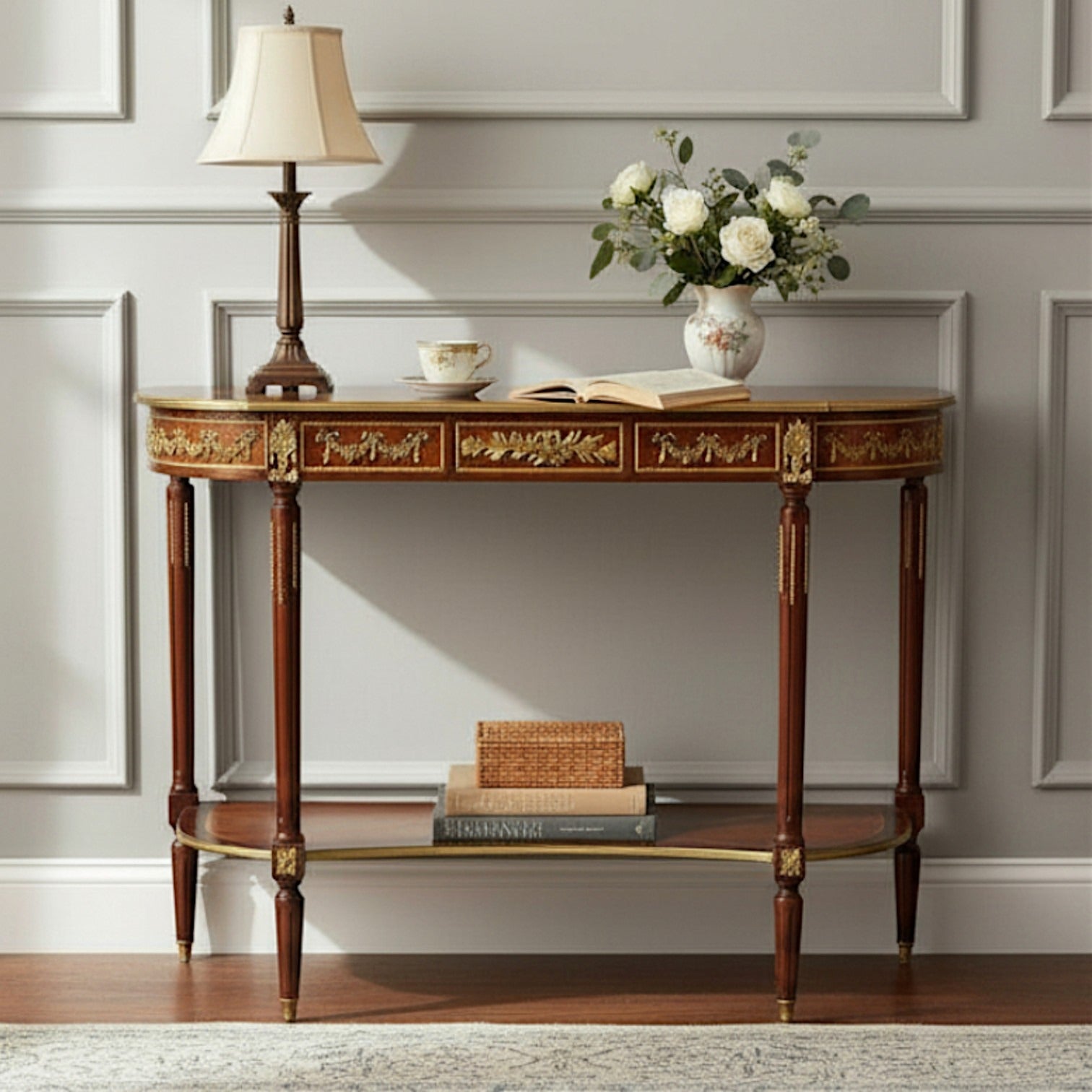 كونسول كلاسيك فاخر بزخارف ذهبية وتطعيمات خشب طبيعي