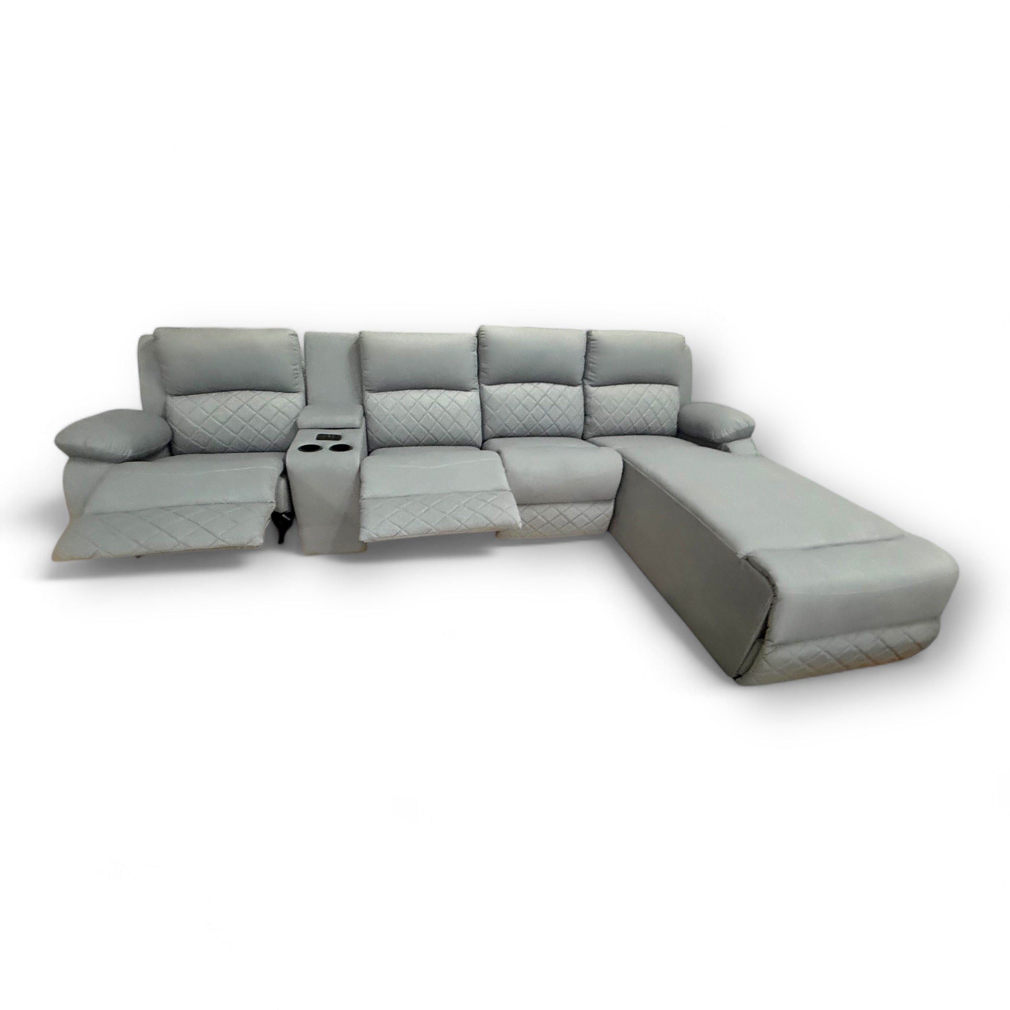 ركنة نابوليا ريكلاينر - ركنة ريكلاينر قماش ترندي -اثنين ميكانيزم تركي ثلاث حركات(شيزلونج-هزاز-دوران) ضمان سنة ضد عيوب الصناعة مع كونسول وسطي مزود باتنين كوب هولدر و اتنين مدخل usp المقاسات: W 200*300CM * H 100 CM