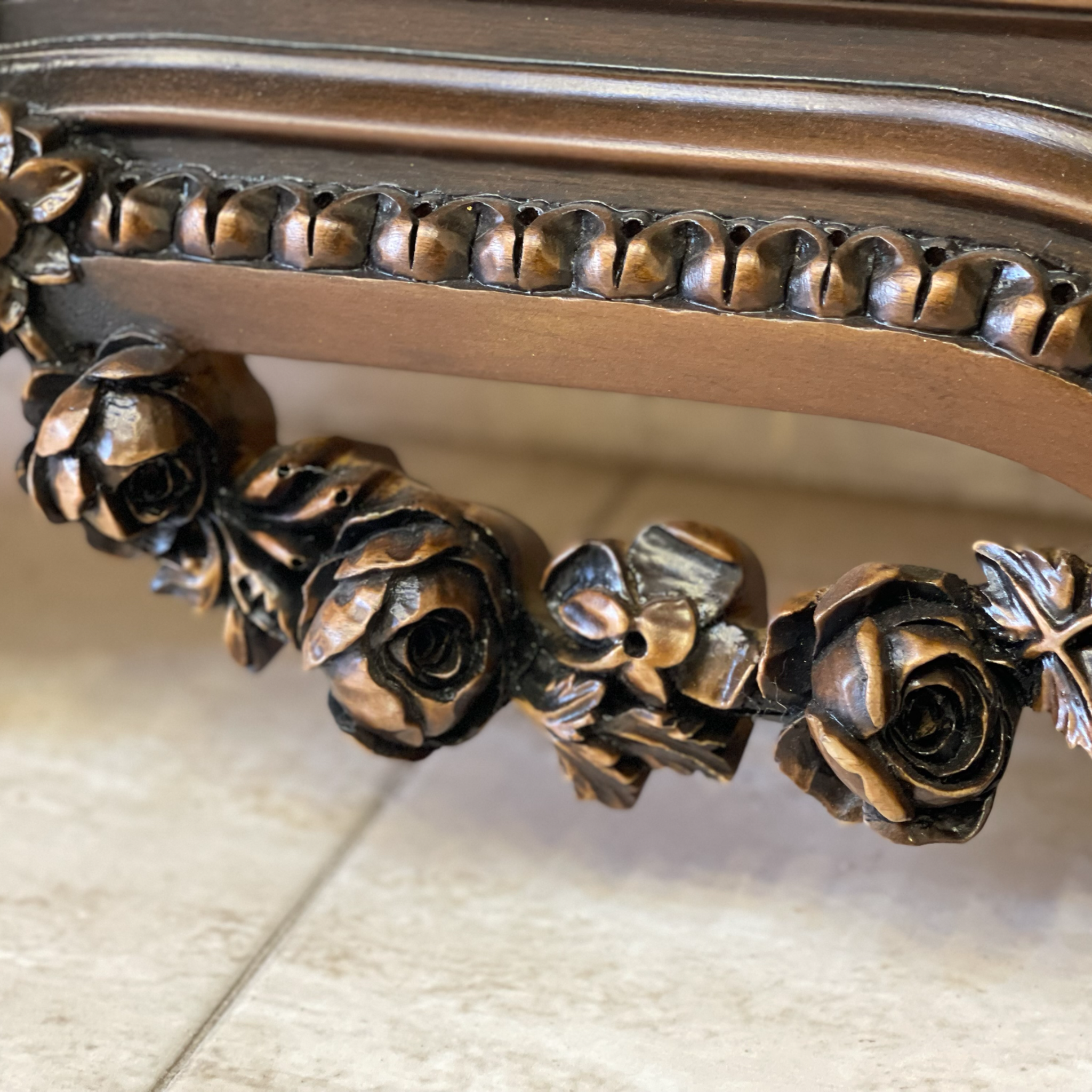 برواز مدخل - برواز انتيك من الخشب الزان حفر هاند ميد دهان استر و مرايا جريش المقاسات: W 140 CM * H 245 CM