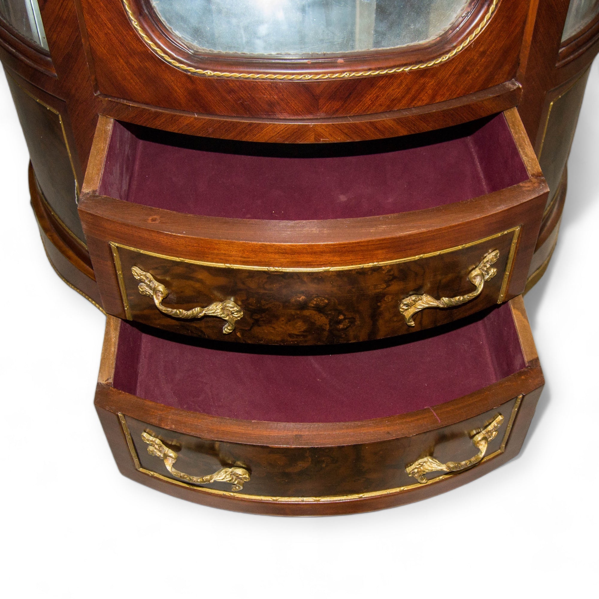 فاترينة مطعمة بالنحاس مقاس 80 سنتميتر - فاترينة أنتيك ضلفة واحدة و ودرج مصنعة من الاخشاب و القشرة الطبيعية مطعمة بالنحاس المقاسات: W 80 CM * H 175 CM * B 40 CM