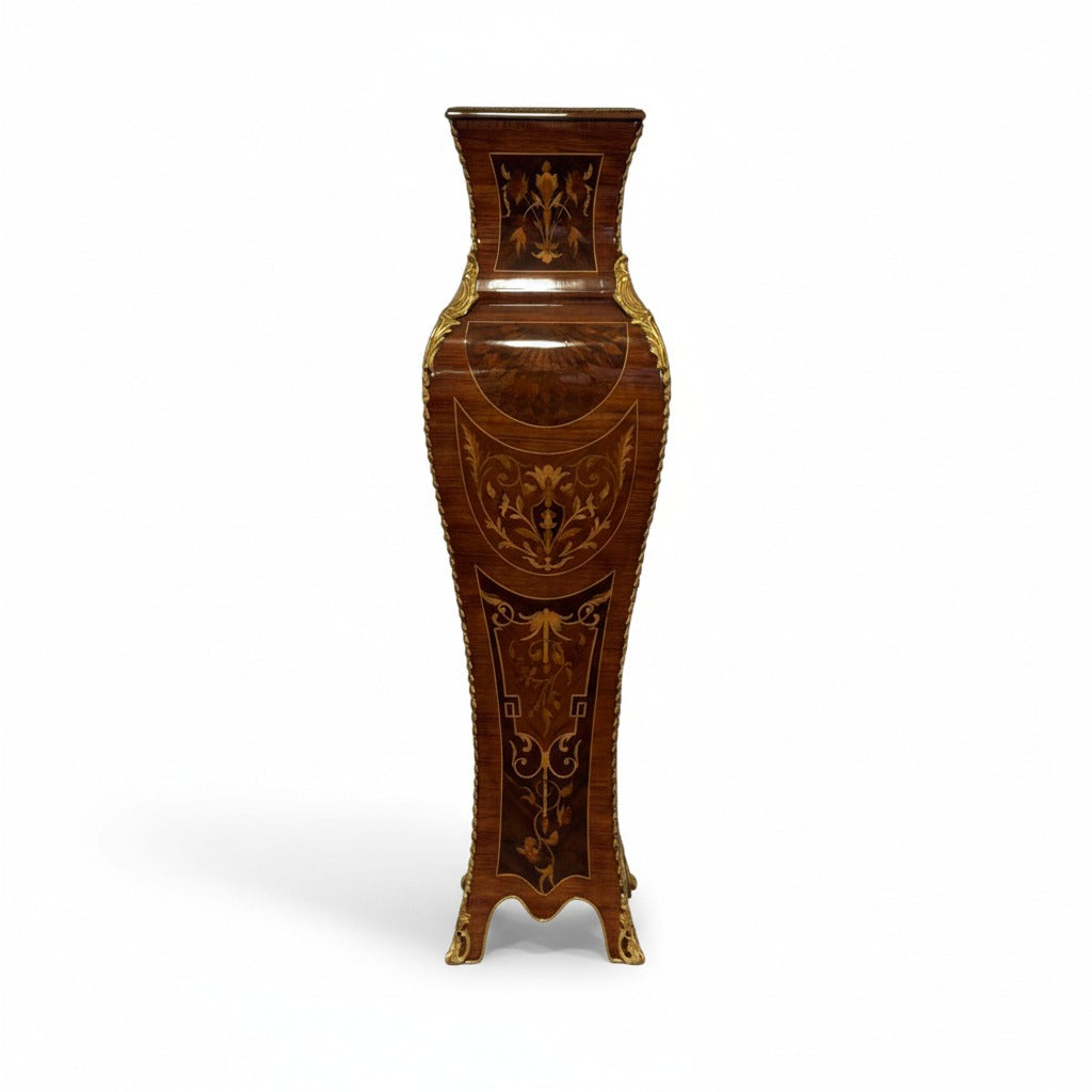 استاندين ديكور كلاسيك فاخر بتطعيمات زخرفية