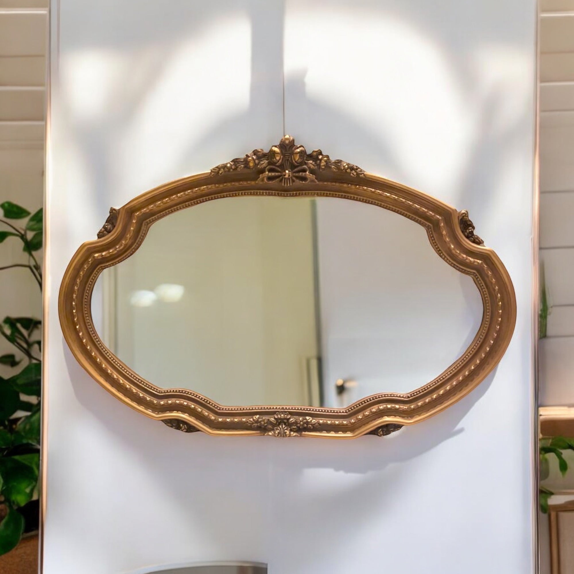 مرايا كلاسيكية دهبي - برواز انتيك من الخشب الزان حفر هاند ميد دهان دهبي و مرايا المقاسات: W 115 CM * H 77 CM