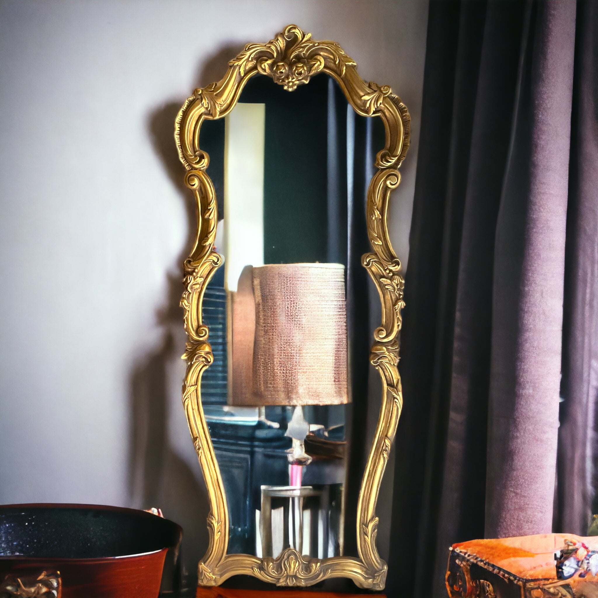 مرايا مدخل دهبي كلاسيك - برواز انتيك من الخشب الزان حفر هاند ميد دهان دهبي و مرايا جريش المقاسات: W 62 CM * H 155 CM