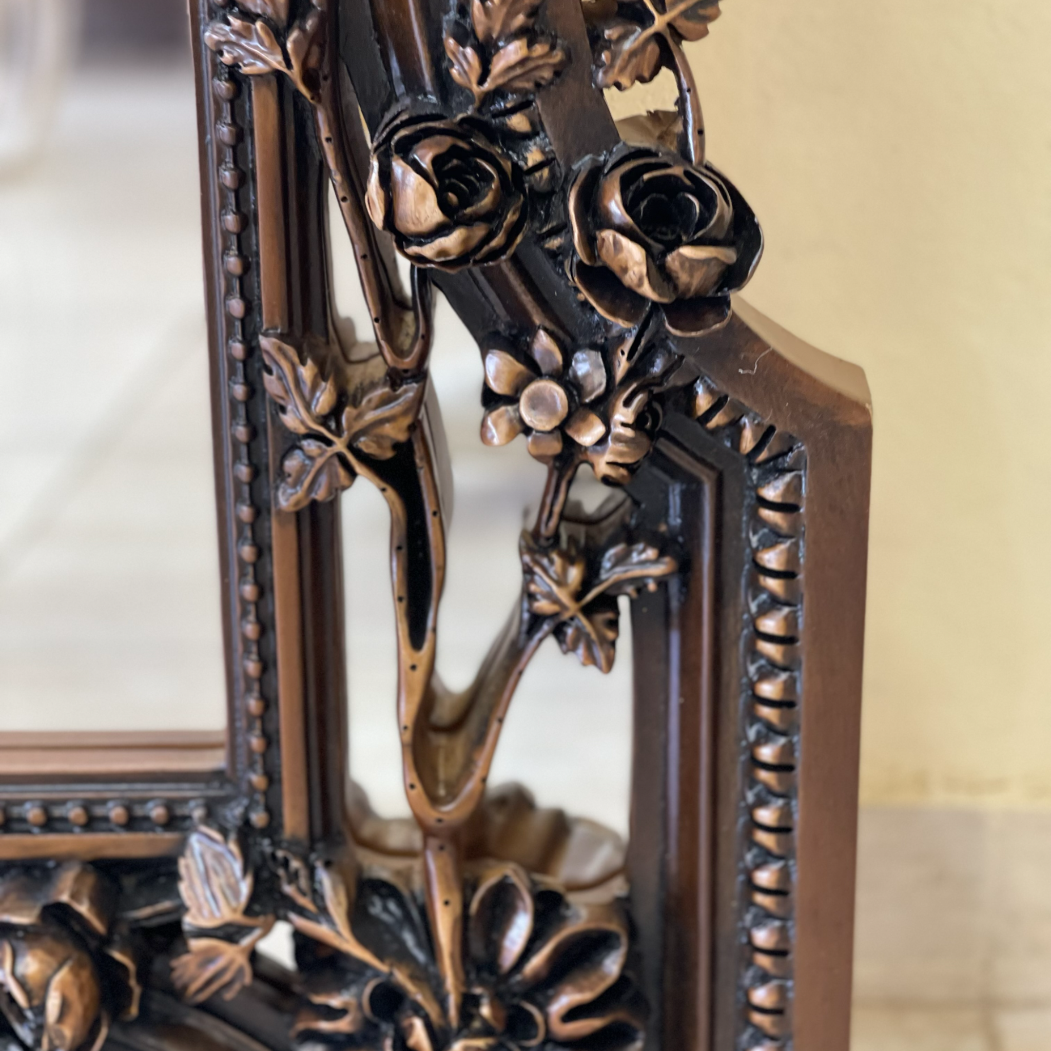 برواز مدخل - برواز انتيك من الخشب الزان حفر هاند ميد دهان استر و مرايا جريش المقاسات: W 140 CM * H 245 CM