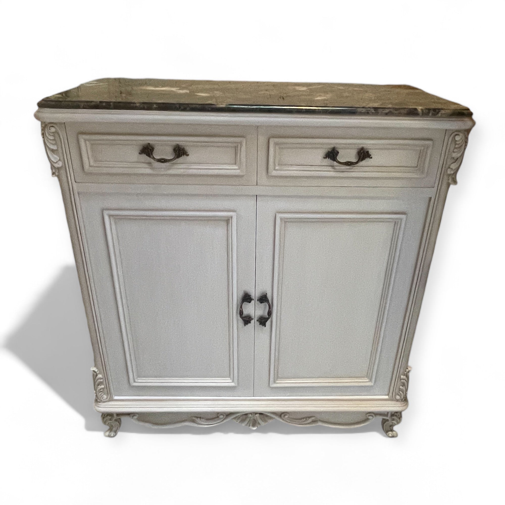 جزامة بوفيه كلاسيك اوف وايت - جزامة كلاسيك مصنعة من الاخشاب الطبيعية و الاويمة اليدوي والدهان ابيض اوف وايت مع الرخام الامباردور المقاسات: W 100 CM * H 110 CM * B 45 CM