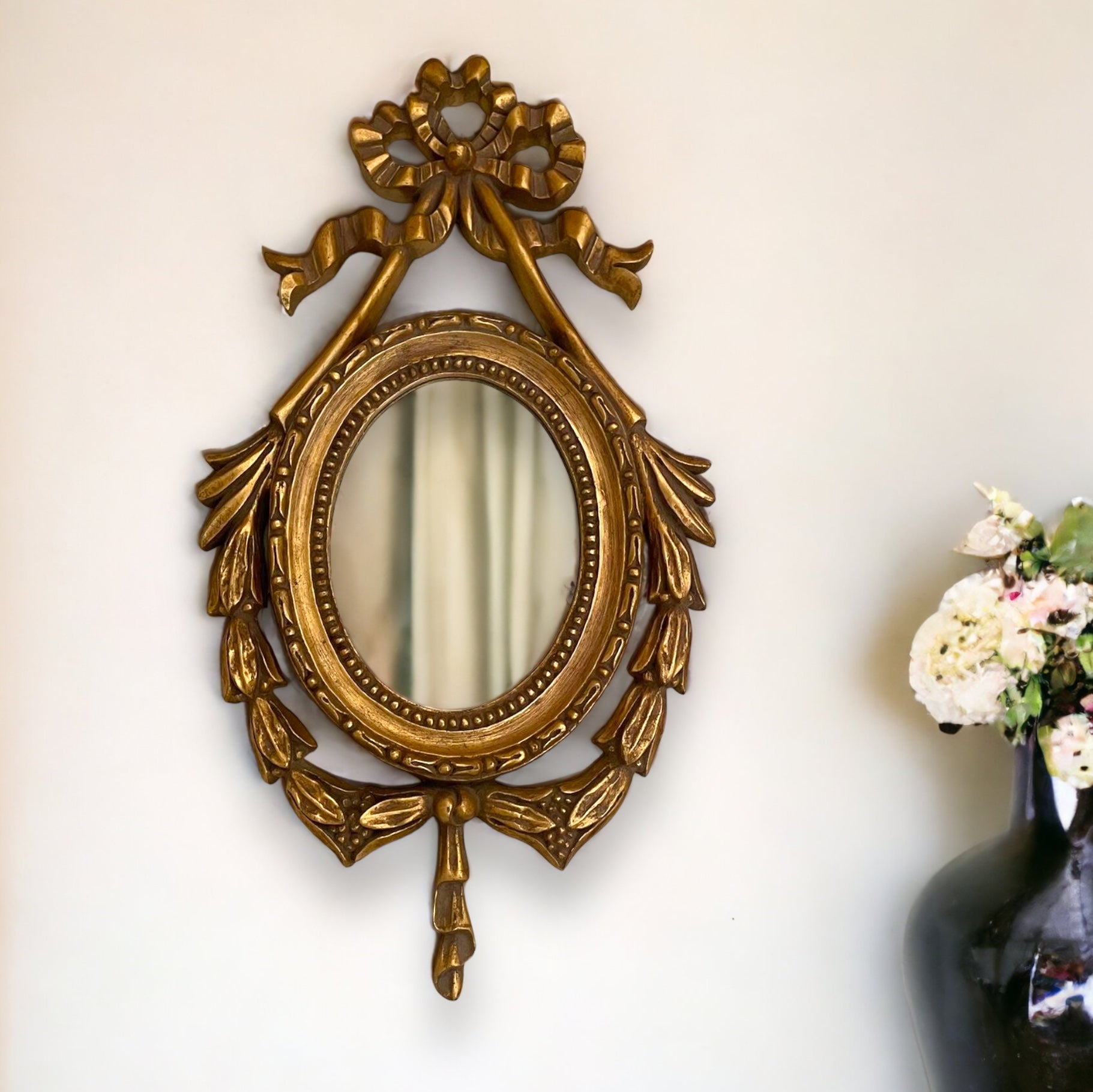 مراية فيونكة دهبي مترب - برواز فيونكة أنتيك من الخشب الطبيعي والحفر اليدوي دهبي مترب المقاسات: W 58 CM * H 32 CM