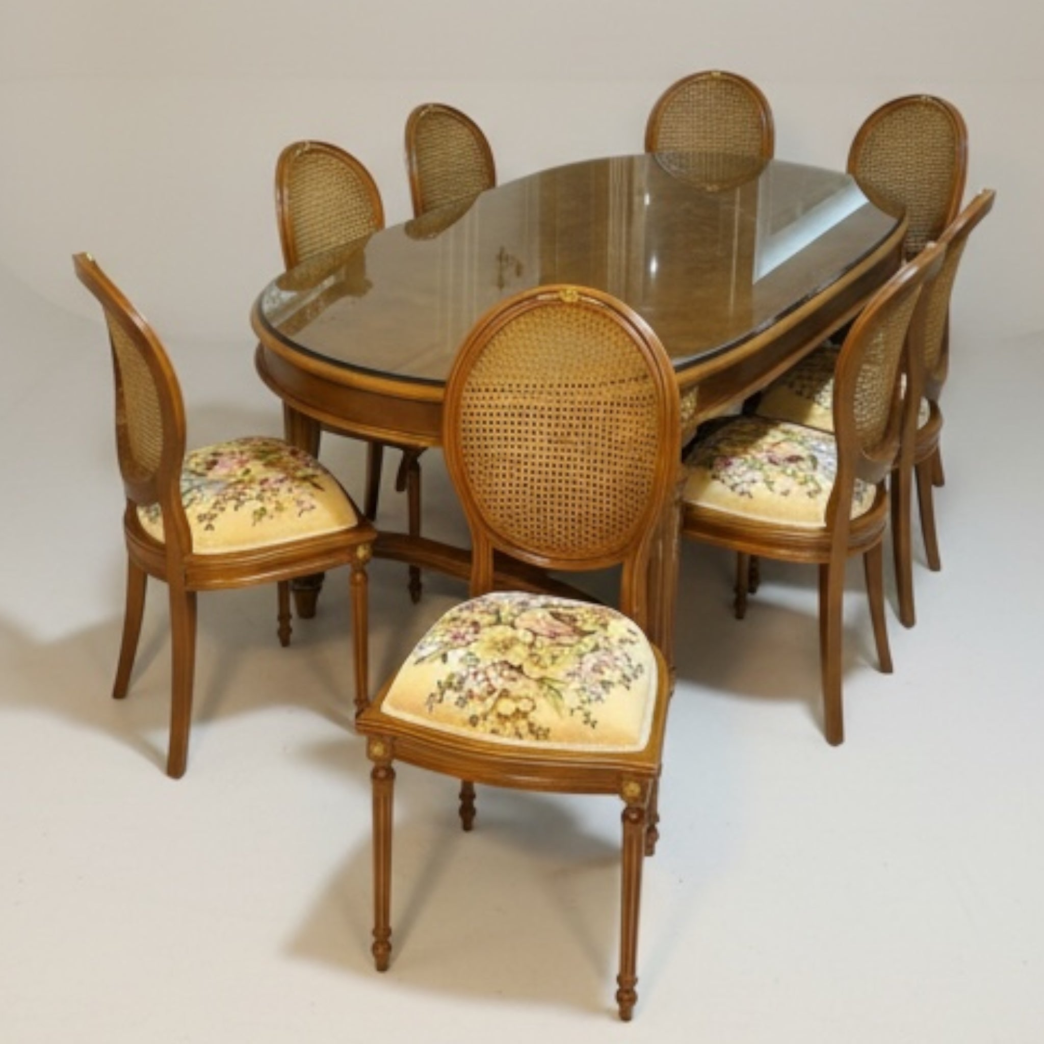 سفرة كلاسيك نحاس - Nabolia