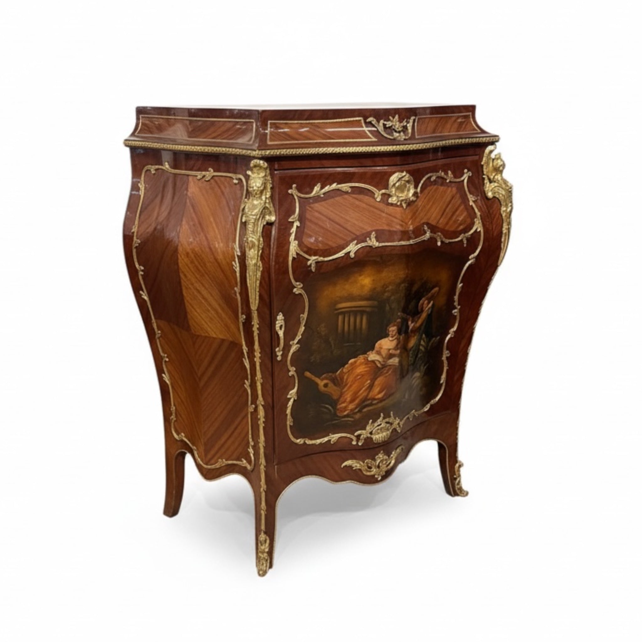 بايوه كلاسيك مطعم بالنحاس ومزين بلوحة فنية