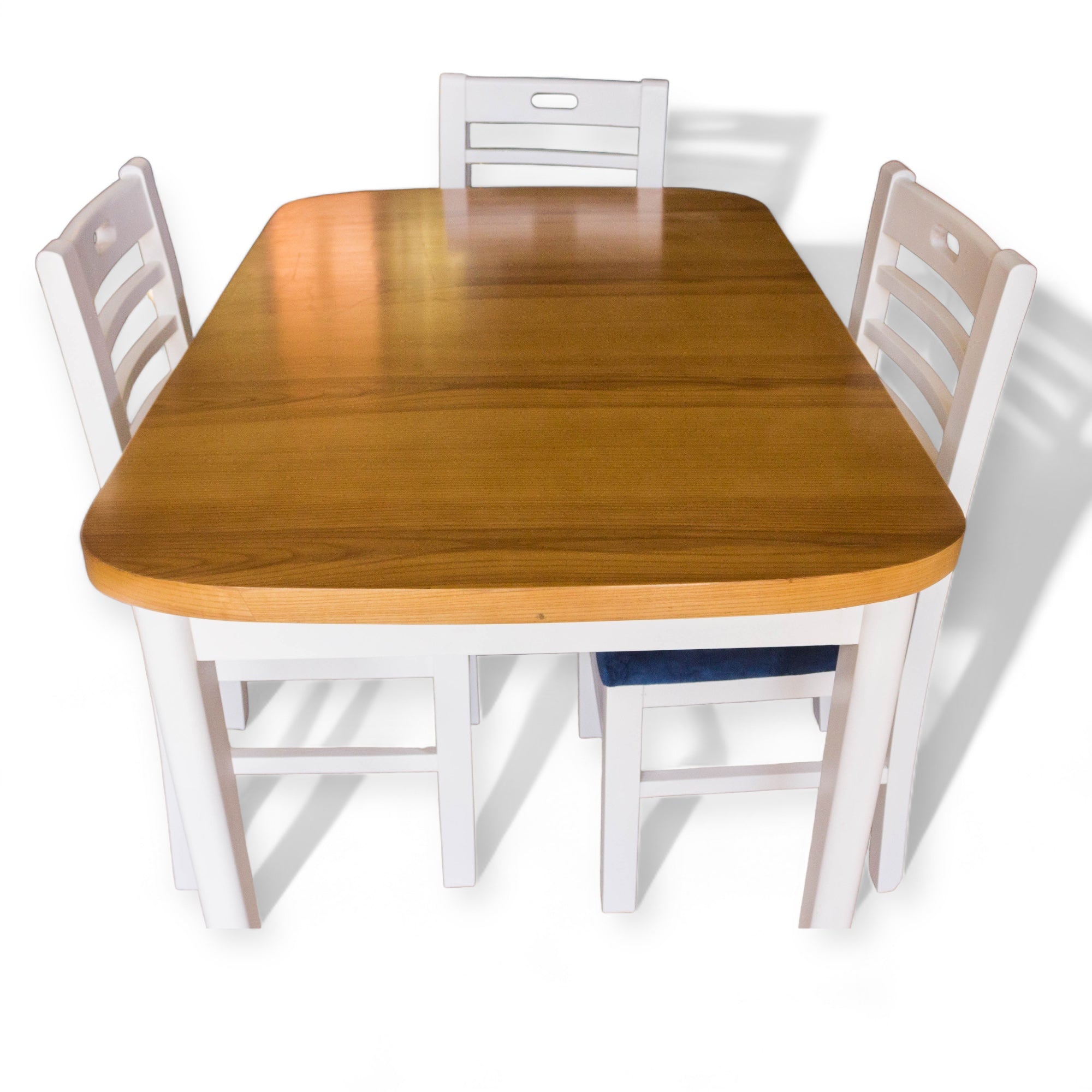 ترابيزة سفرة واربعة كراسي بني في ابيض - سفرة مصنعة من الخشب الزان الطبيعي والقشرة الطبيعي مكونة من ترابيزة و اربعة كراسي لون بني في ابيض المقاسات: W 120 CM * B 80 CM * H 80 CM