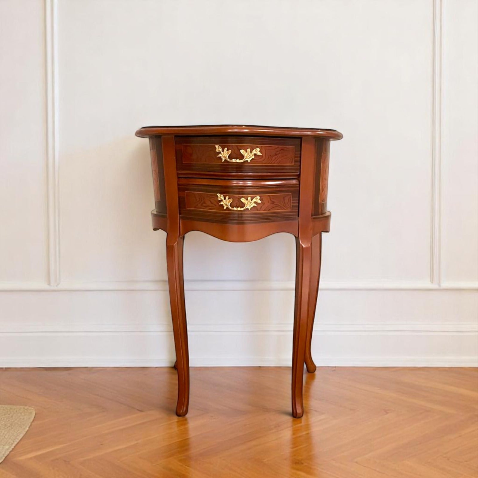 كومود فرنسي بتطعيم نحاس –2 أدراج بتصميم كلاسيكي فاخر