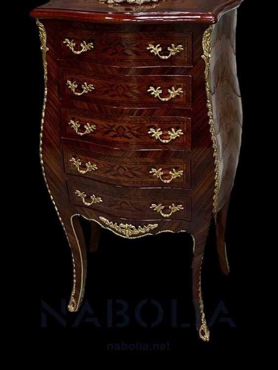 استاند خمسة درج - كومود خمسة درج مطعم بالنحاس والمارتكليه والقرصة زجاج المقاسات: W 59 CM * H 103 CM * B 36 CM