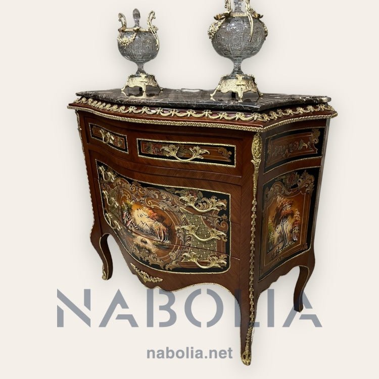 بايوه خمسة درج رسم طبيعي - بايوه خمسة درج من الخشب الطبيعي والرسم اليدوي ومطعم بالنحاس المشغول يدويا والرخام امبرادور غامق المقاسات: W 90 CM * H 100 CM * B 50 CM