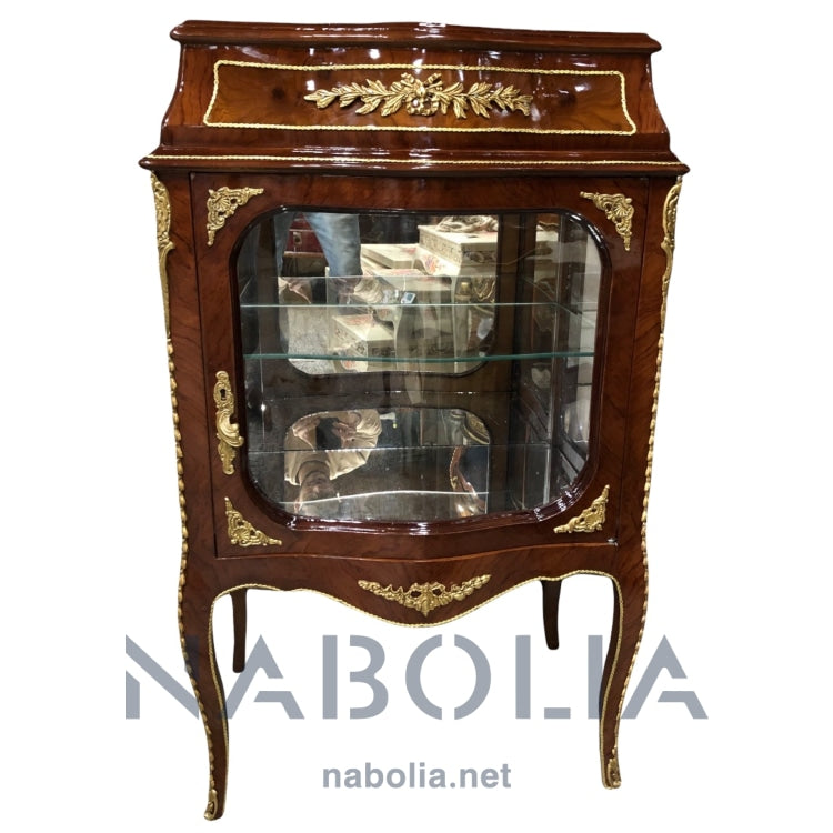 فاترينة - فاترينة أنتيك ضلفة واحدة مطعمة بالنحاس المقاسات: W 65 CM * H 120 CM