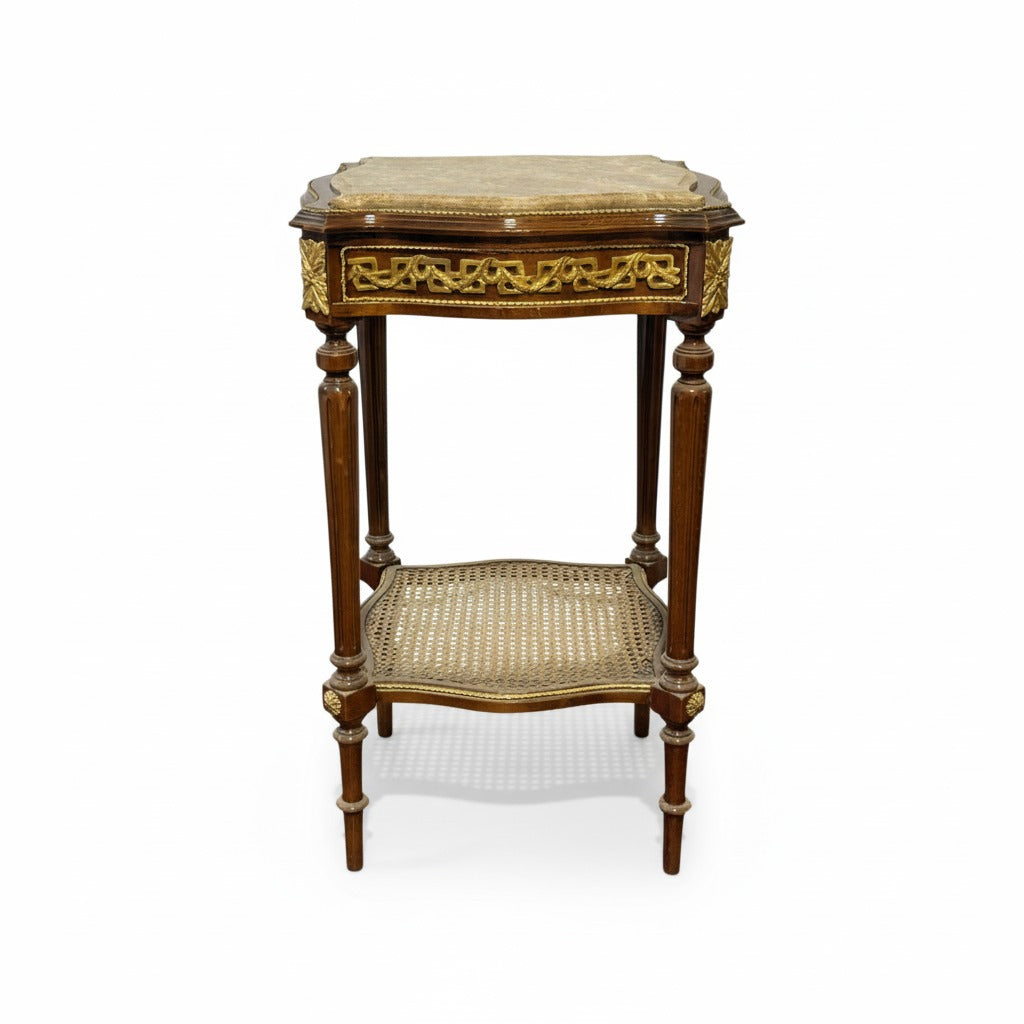 ترابيزة جانبية كلاسيك بسطح رخامي ورف سفلي