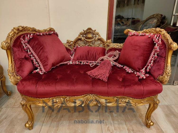 كنبة انتيك دهبي - كنبة انتيك دهب مترب مع قماش قطيفة سادة مصنعة من خشب الزان الاحمر المقاسات: W 137 CM * H 82 CM * B 57 CM