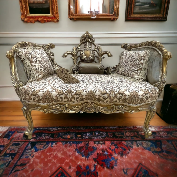 كنبة كراون انتيك - كنبه انتيك التاج مصنوعه من الخشب الزان الروماني اويمه يدويدهان دهب قديم مترب القماش من الحرير المشجر والقطيفه الساده بالاجناب بلسيه المقاسات 140*65