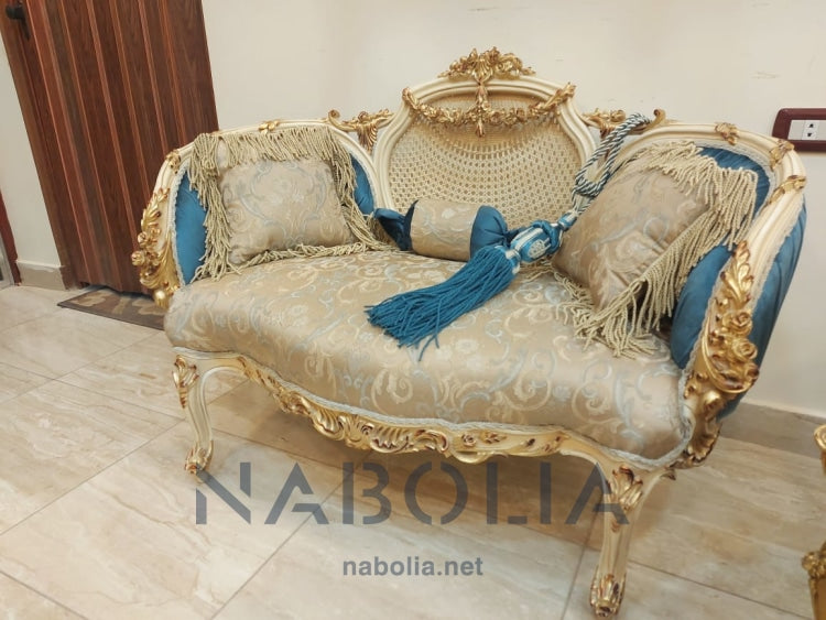 كنبة ظهر كانيه - كنبه انتيك ظهر كانيه كنبه انتيك مصنعه من الخشب الزان الروماني والكانيه الطبيعي لون لاكيه في دهب قديم قماش جوبلان مشجر في قطيفه ساده المقاسات: W 70 CM * L 140 CM