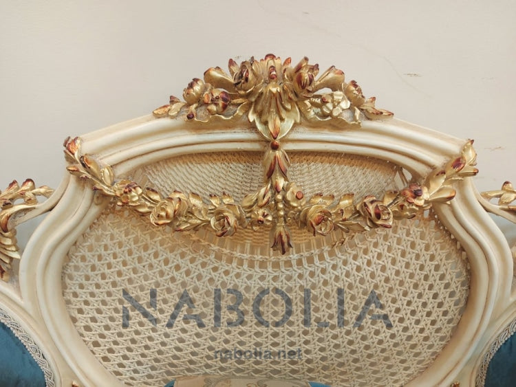 كنبة ظهر كانيه - كنبه انتيك ظهر كانيه كنبه انتيك مصنعه من الخشب الزان الروماني والكانيه الطبيعي لون لاكيه في دهب قديم قماش جوبلان مشجر في قطيفه ساده المقاسات: W 70 CM * L 140 CM