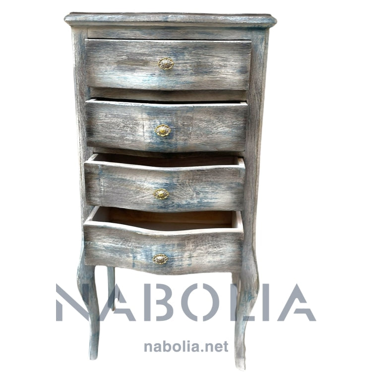 كمود أنتيك صغير بتصميم كلاسيكي وأربع أدراج - كمود أنتيك أنيق مصنوع من أفضل أنواع الأخشاب الطبيعية، بتشطيب يدوي مميز بلمسة أنتيك تضيف له طابع كلاسيكي فريد. يتميز بأربع أدراج عملية بتصميم منحني ناعم ومقابض نحاسية أنيقة، مما يجعله مثاليًا للاستخدام في غرف النوم أو كقطعة ديكور جانبية تضيف لمسة دفء وأناقة للمكان. الخامةخشب طبيعي – دهانات أنتيك يدوية المقاساتالعرض 40 سم × العمق 30 سم × الارتفاع 75 سم