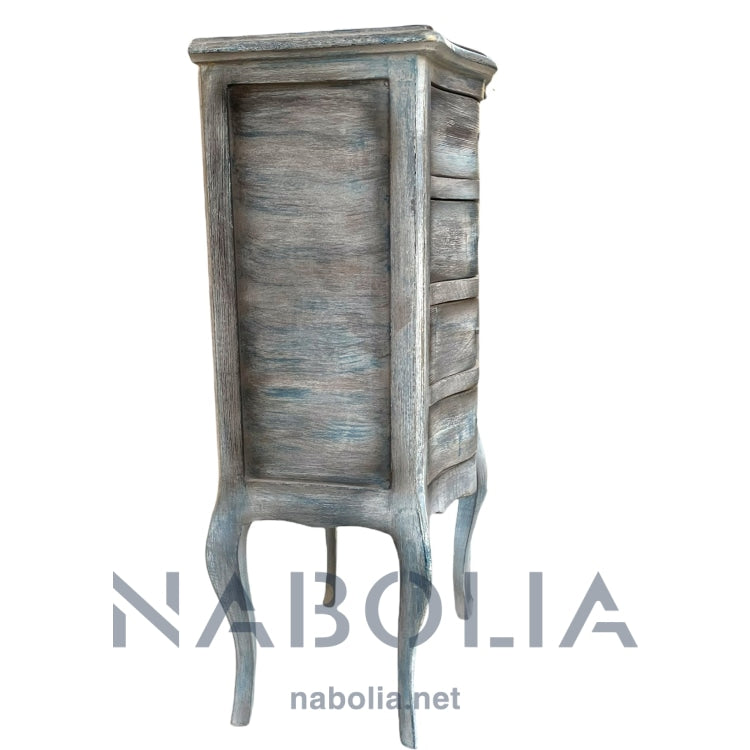 كمود أنتيك صغير بتصميم كلاسيكي وأربع أدراج - كمود أنتيك أنيق مصنوع من أفضل أنواع الأخشاب الطبيعية، بتشطيب يدوي مميز بلمسة أنتيك تضيف له طابع كلاسيكي فريد. يتميز بأربع أدراج عملية بتصميم منحني ناعم ومقابض نحاسية أنيقة، مما يجعله مثاليًا للاستخدام في غرف النوم أو كقطعة ديكور جانبية تضيف لمسة دفء وأناقة للمكان. الخامةخشب طبيعي – دهانات أنتيك يدوية المقاساتالعرض 40 سم × العمق 30 سم × الارتفاع 75 سم