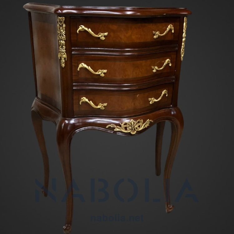 كومود لوكانز -  كومود لوكانز من الخشب الطبيعي تلاتة درج مشغول بالنحاس اليدوي وزجاج المقاسات: W 50 CM * L 70 CM