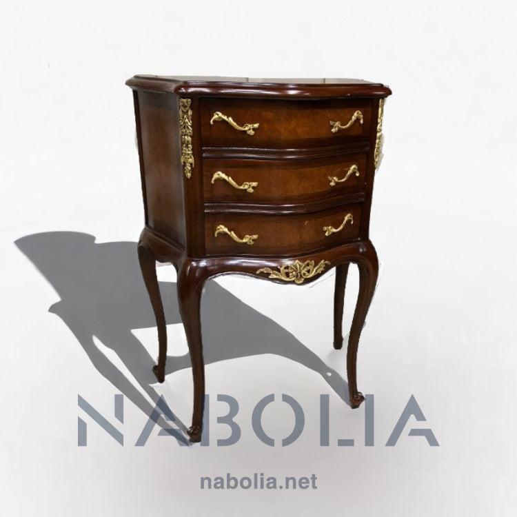 كومود لوكانز -  كومود لوكانز من الخشب الطبيعي تلاتة درج مشغول بالنحاس اليدوي وزجاج المقاسات: W 50 CM * L 70 CM