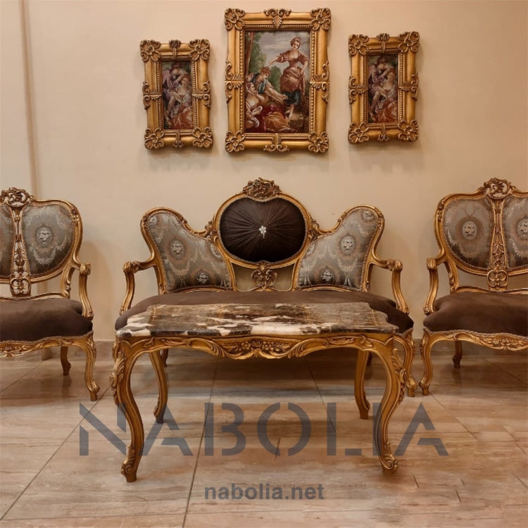 ميني صالون العيون - ميني صالون العيون مكون من كنبة واتنين فوتيه وترابيزة مصنع من خشب الزان الاحمر و الدهان دهب متأكسد و القماش قطيفة سادة في شانيليا