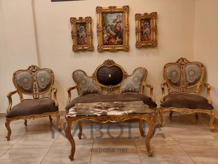 ميني صالون العيون - ميني صالون العيون مكون من كنبة واتنين فوتيه وترابيزة مصنع من خشب الزان الاحمر و الدهان دهب متأكسد و القماش قطيفة سادة في شانيليا