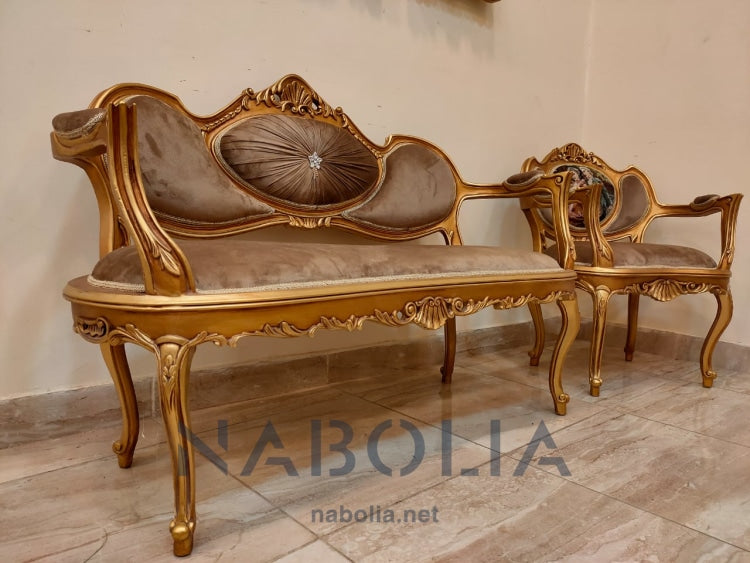 ميني صالون ارابيا - ميني صالون ارابيا مكون من كنبة واتنين فوتيه وترابيزة مصنع من خشب الزان الاحمر و الدهان دهب متأكسد و القماش قطيفة سادة في جوبلان