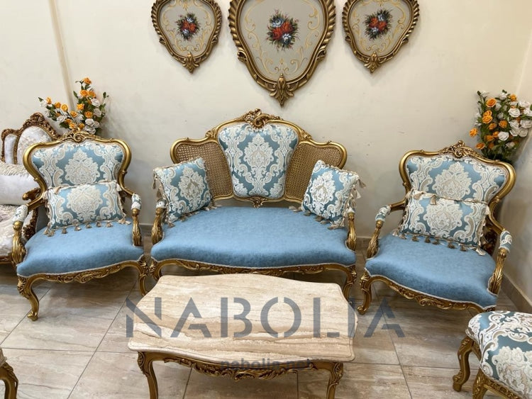 ميني صالون بلو - ميني صالون بيبي بلو مكون من كنبة واتنين فوتيه وترابيزة مصنع من خشب الزان الاحمر و الدهان دهب متأكسد