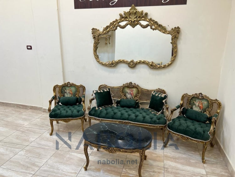 ميني صالون موناليزا دهبي - ميني صالون موناليزاميني صالون مصنع من أفضل أنواع الأخشاب الطبيعيه خشب الزان الاحمر الروماني المجفف والاسفنج عالي الكثافه مكون منكنبه واتنين فوتيه وترابيزهالدهان دهب مترب القماش قطيفه ساده كابتونيه ورسم زيت طبيعي كانيه طبيعي