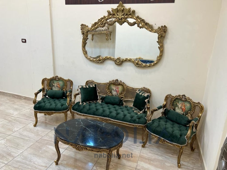 ميني صالون موناليزا دهبي - ميني صالون موناليزاميني صالون مصنع من أفضل أنواع الأخشاب الطبيعيه خشب الزان الاحمر الروماني المجفف والاسفنج عالي الكثافه مكون منكنبه واتنين فوتيه وترابيزهالدهان دهب مترب القماش قطيفه ساده كابتونيه ورسم زيت طبيعي كانيه طبيعي