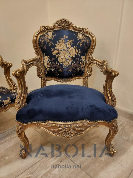 ميني صالون روز بلو - ميني صالون روز بلو مكون من كنبة واتنين فوتيه وترابيزة مصنع من خشب الزان الاحمر و الدهان دهب متأكسد و القماش قطيفة سادة في شانليا