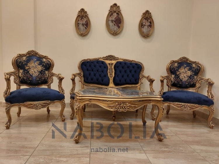 ميني صالون روز بلو - ميني صالون روز بلو مكون من كنبة واتنين فوتيه وترابيزة مصنع من خشب الزان الاحمر و الدهان دهب متأكسد و القماش قطيفة سادة في شانليا