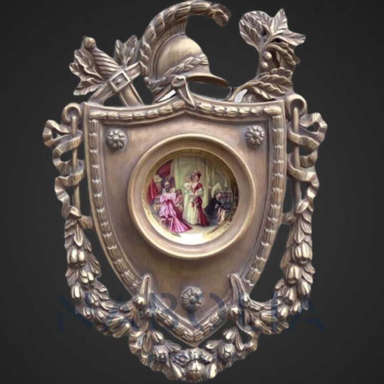 تابلوه خوذة - تابلوه خوذة أنتيك من الخشب الطبيعي والحفر اليدوي دهب قديم مع تابلوه رسم طبيعي المقاسات: W 60 CM * L 45 CM