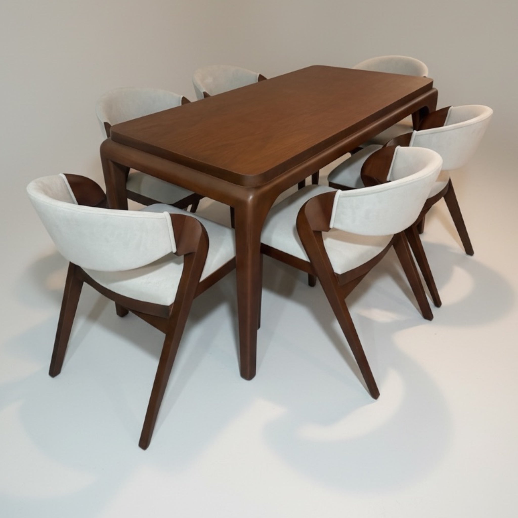 سفرة خشب زان 6 كراسي بتنجيد أوف وايت أنيق