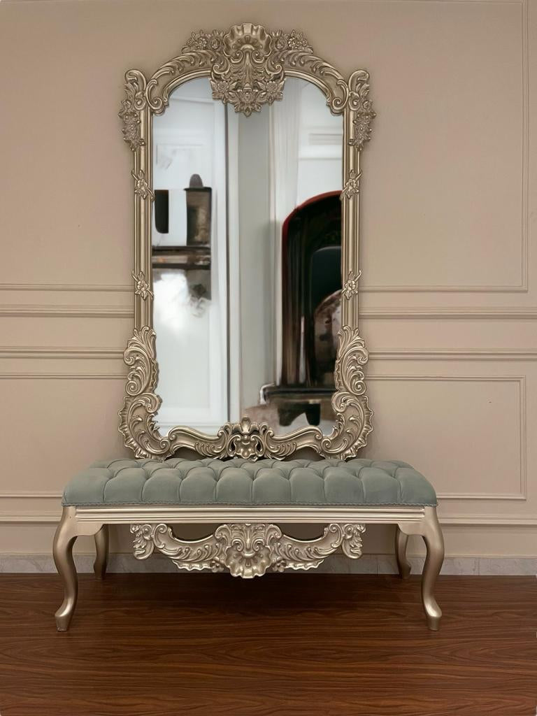 Banquet console and mirrors