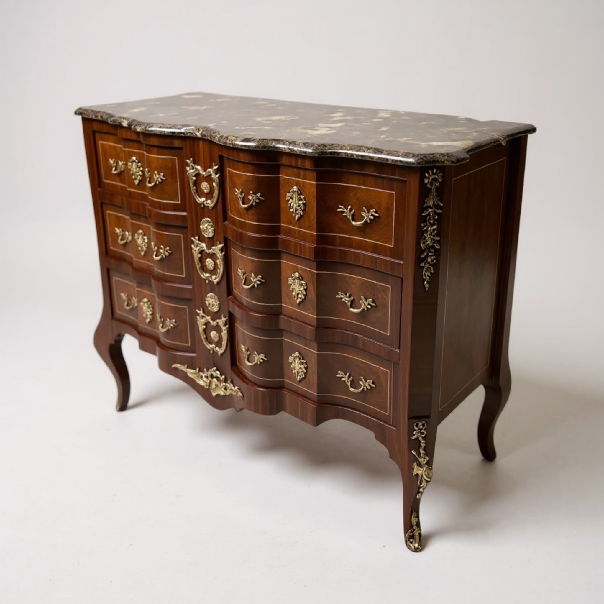 بايوه كلاسيك 6 أدراج بنقوش نحاسية ورخام امبرادور