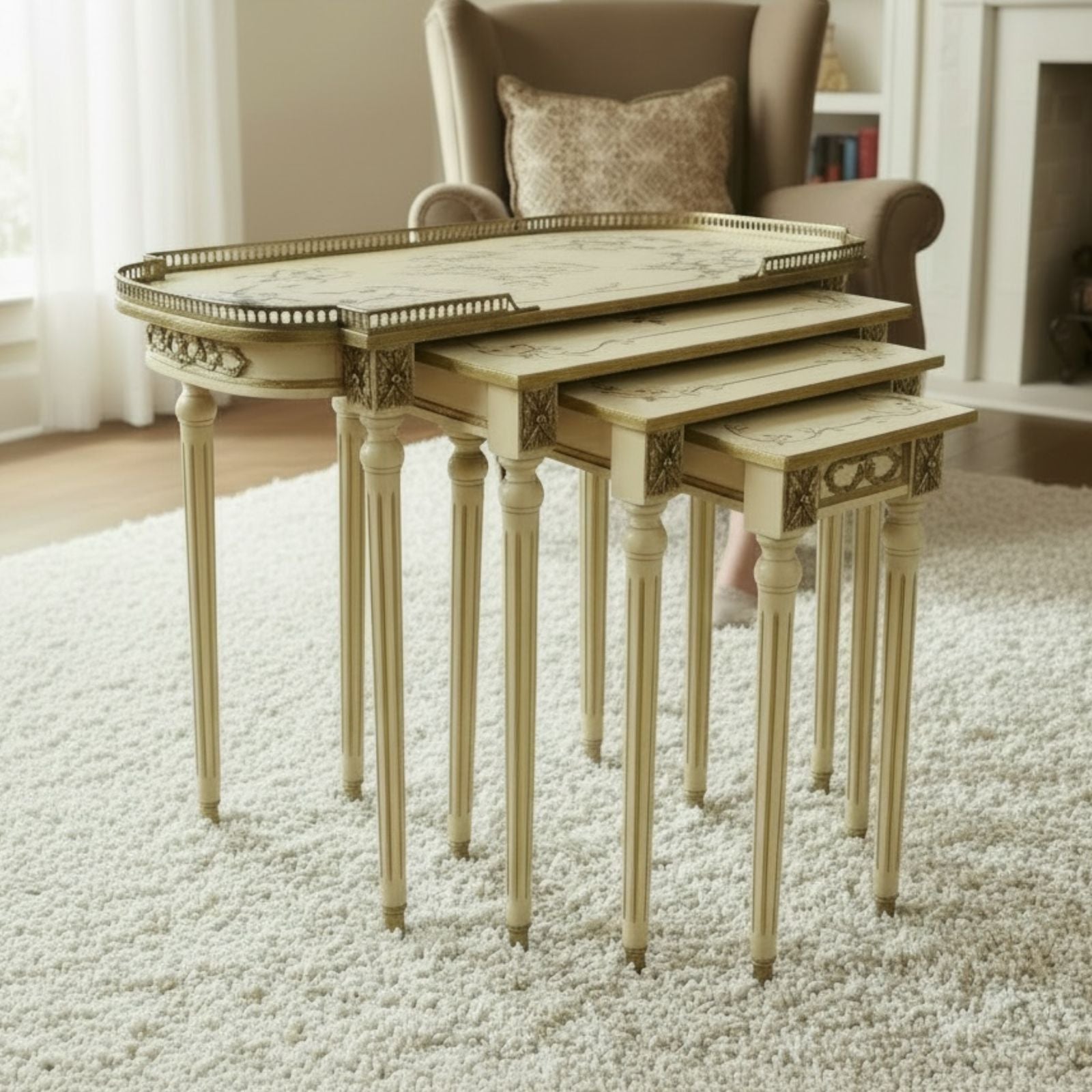 طقم ترابيزات رباعي طراز فرنسي أنتيك باللون الاوف وايت بتطعيمات نحاس