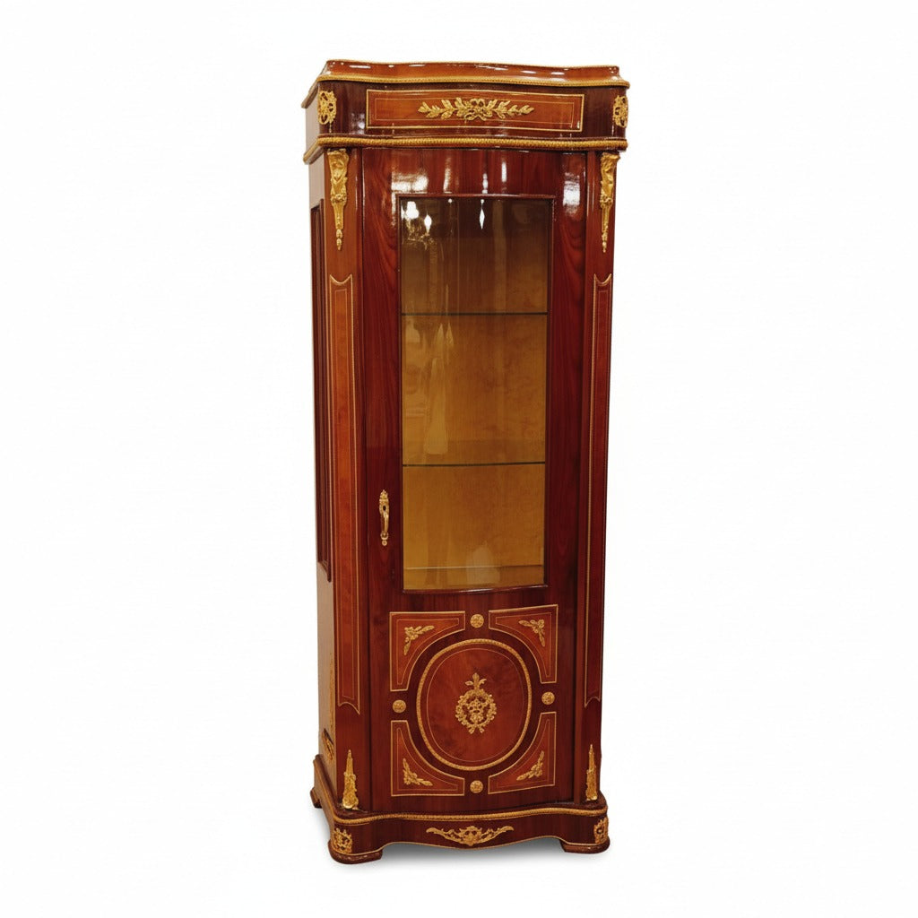 فاترينة عرض كلاسيك بواجهة زجاج وتطعيمات نحاس